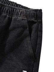 Jeansshorts für Herren mit weitem Bein, Applikationen und Gesäßtaschen