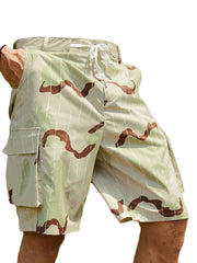 Latzshorts für Herren mit mehreren Taschen und Kordelzug sowie Gürtel - Mittellang