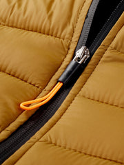 Einfarbige, gesteppte, ärmellose, wattierte Weste für Herren mit Reißverschluss vorne und Leistentasche