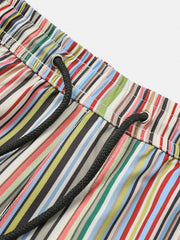 Mehrfarbig gestreifte Boardshorts mit Kordelzug für Herren – lässiger Urlaubstaschen-Stil