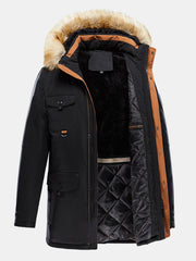 Winddichter, warmer, mittellanger Herrenmantel mit Kunstpelzkragen und mehreren Taschen