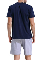 Einfarbiges Nachtwäsche-Set für Herren mit kurzärmeliger Rundhalsbluse und Shorts mit Tasche