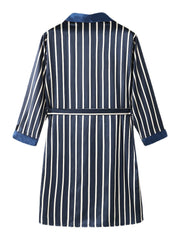 Pyjama-Set für Herren mit gestreiftem Revers, zwei Taschen, Bademantel und Shorts mit Schärpen – gemütliche zweiteilige Hauskleidung
