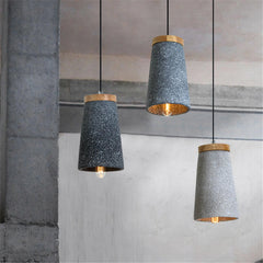 Moderne Pendelwandlampe aus Beton mit Holzplatte und 1,5 m langem Kabel als Deckenlampe