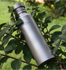Titan-Sportflasche mit Hängedeckel – Weithals-Teetasse für Outdoor-Camping und Radfahren