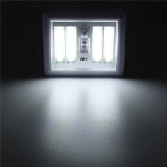 Batteriebetriebener 4-COB-LED-Nachtlicht-Wandschalter, selbstklebend, 6000 K Weiß, hell für den Schrank