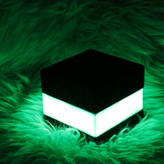 Über USB wiederaufladbares LED-Würfel-Touch-Nachtlicht – perfekt für Bars, Cafés, Restaurants und als Heimdekoration.