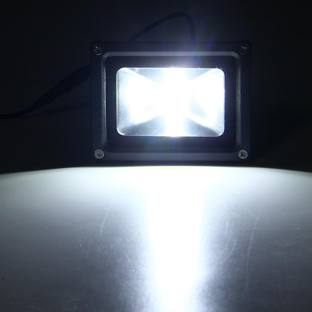 10W Waterproof Solar LED Flood Light for Outdoor Garden Wall Spotlight