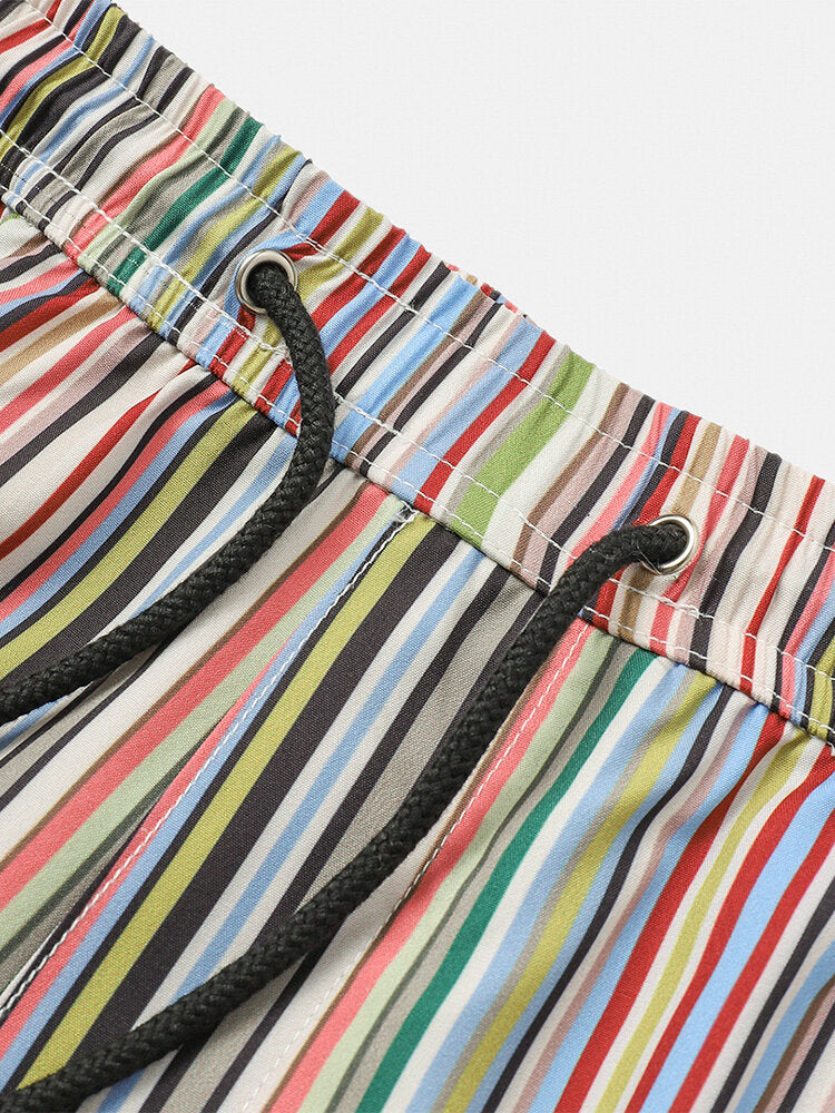Mehrfarbig gestreifte Boardshorts mit Kordelzug für Herren – lässiger Urlaubstaschen-Stil
