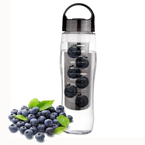 700 ml BPA-freie Sport-Wasserflasche aus Kunststoff mit Fruchteinsatz und Filter zur Saftherstellung