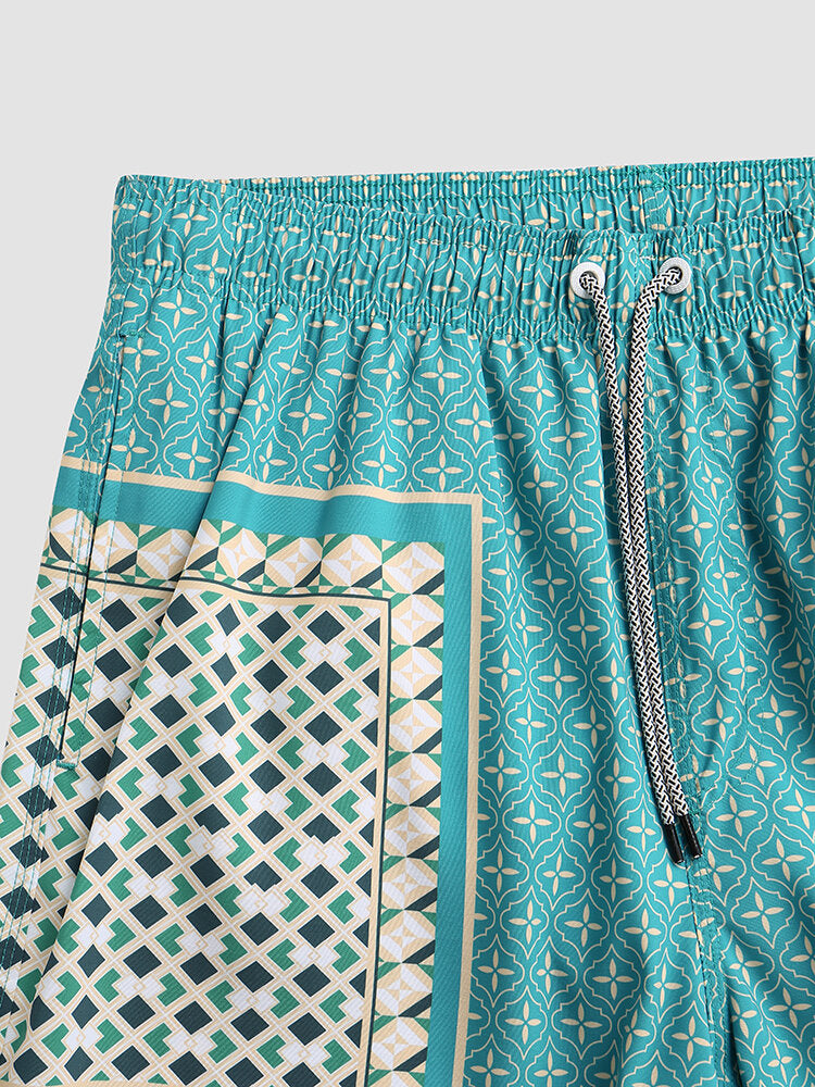 Leichte Boardshorts für Herren im Retro-Stil mit Patchwork-Print und Kordelzug