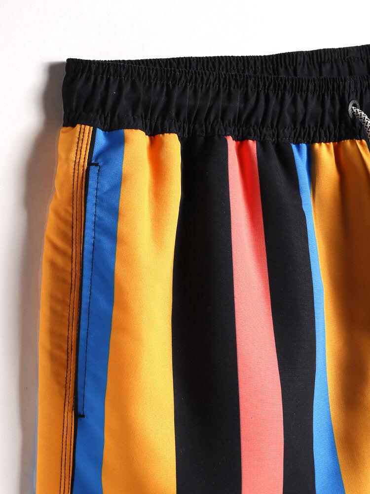 Schnelltrocknende Strandshorts für Herren mit bunten Streifen und Kordelzug