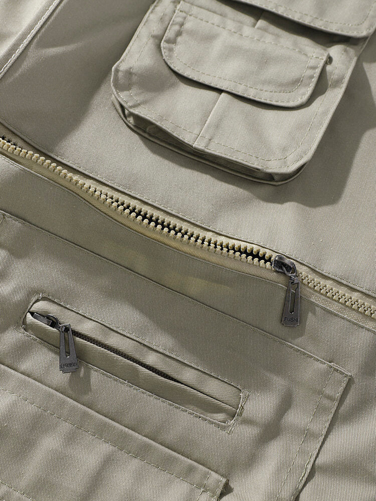 Herrenweste mit mehreren Taschen, gestuftem Reißverschluss und Ringel