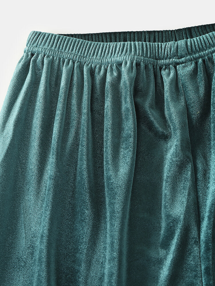 Weiches Pyjama-Set für Herren mit Reverskragen und Knopfleiste, Hemd und loser Hose mit elastischem Bund