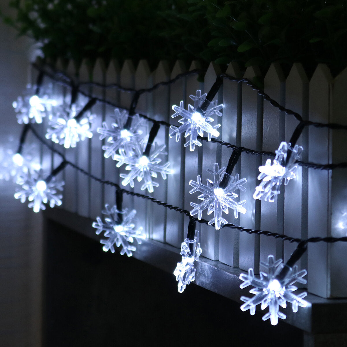 12M 39ft 100 LED Solar-Powered Snow String Lights for Home Christmas Tree Decoration