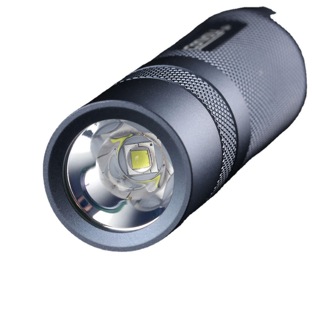 1800lm 6500K 18650 Flashlight with Temperature Protection