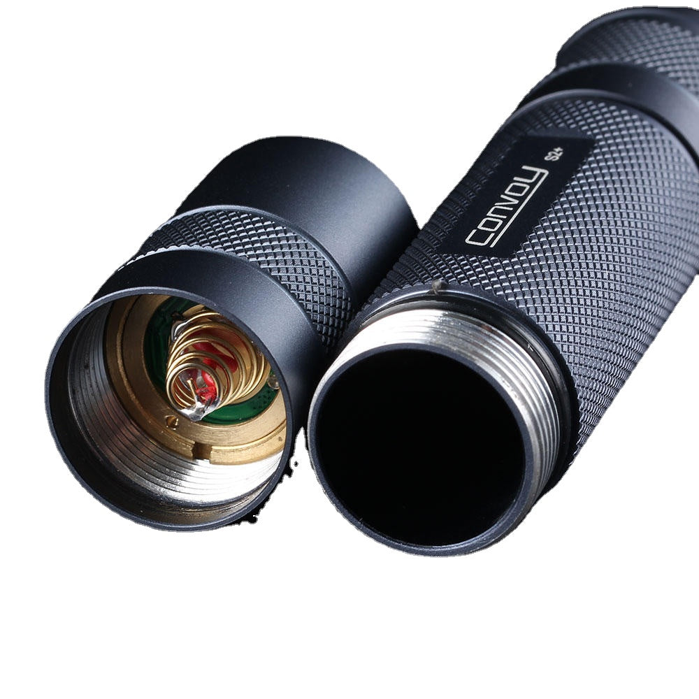 1800lm 6500K 18650 Flashlight with Temperature Protection