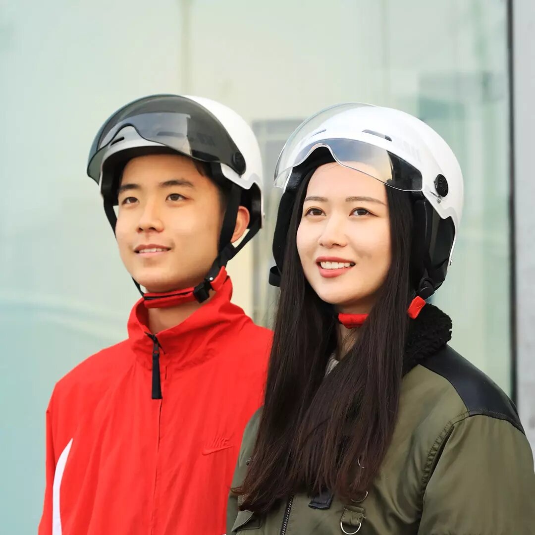 Xiaomi Youpin Lightweight Breathable Riding Helmet with Goggle for Men & Women - All Seasons Safety Protection