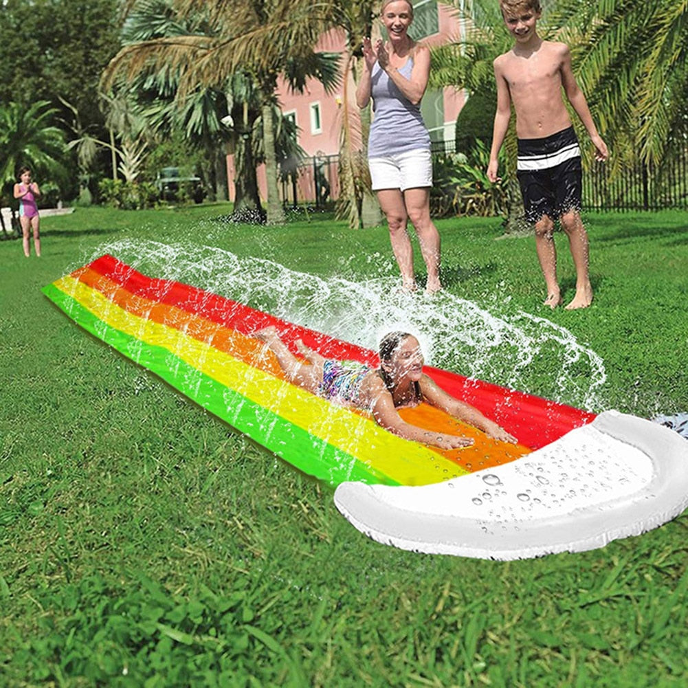 Aufblasbarer Wasserrutschenpool mit Sprinkler - PVC-Außensommerpool für Kinder - Wasserspiele und Spielzeug für den Rasen im Hinterhof