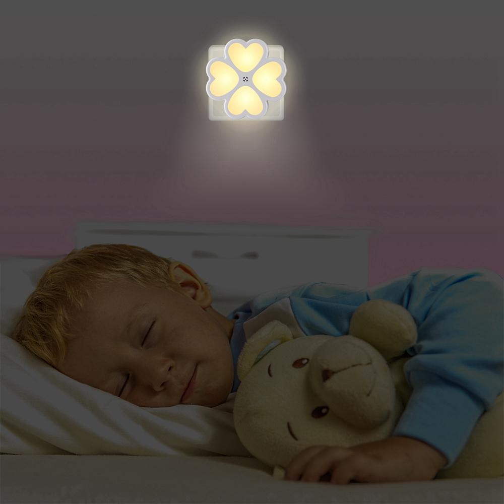 Love Shape LED Night Light with Sensor, Plug-in for Baby Kid Bedroom, 0.5W, AC100-240V